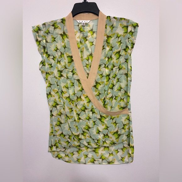 CAbi Tops - Cabi pretty green/tan floral butterfly sleeveless sheer blouse size XS